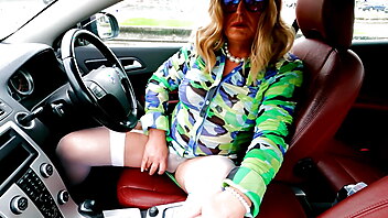 Milf young, milf e giovane, seghe in macchina, amatoriale sega macchina, crossdresser masturbazione auto, fighe pelose italiane