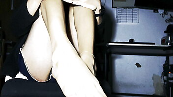 Suole dei piedi sborrate, fa sborrare, handjob footjob, crossdresser soles, footjobcrossdresser