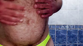 Bulge, g-string, stringit sperma, runkkaus, milf sperma pikkuhousut, vittu