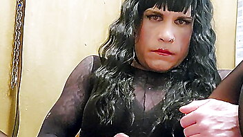 Shemales masterbates, garter heels, platforms heels, shemale chastity belt, piercings amateur, masturbating